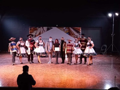 Reconocimiento a la Comparsa Folklórica Sagrado Corazón de Estación Colina, Día de la Danza 2021